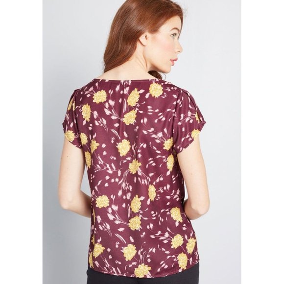 ModCloth Genuine Self Purple Short Sleeve Floral Blouse Women's Size Medium - Picture 2 of 8